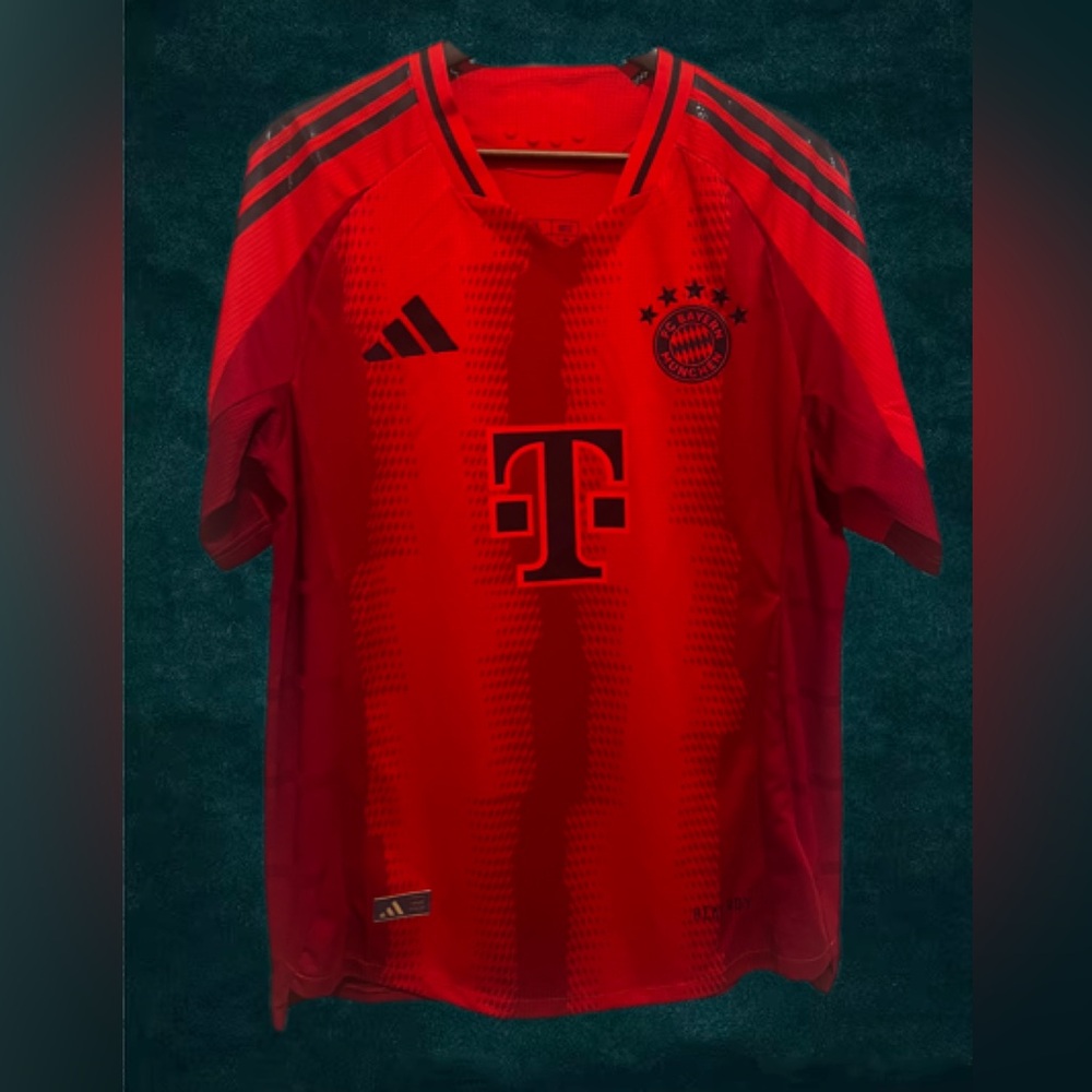 Bayern Munich home football shirt player version. Size XL but fits like L